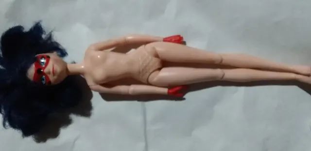 boneca antiga de colecao heroi marvel estilo barbie  - Foto 2