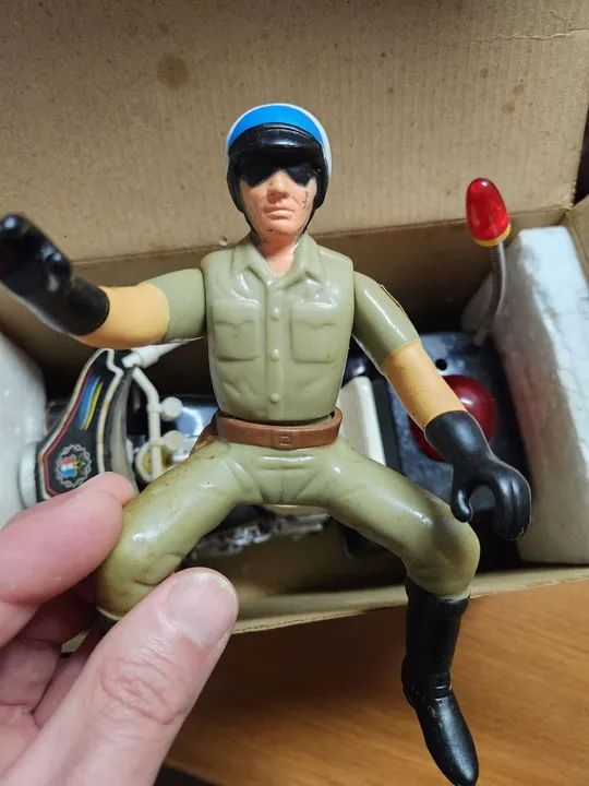 BRINQUEDO ANOS 90 - MOTO POLICIAL COM SOM E LUZ - Foto 5