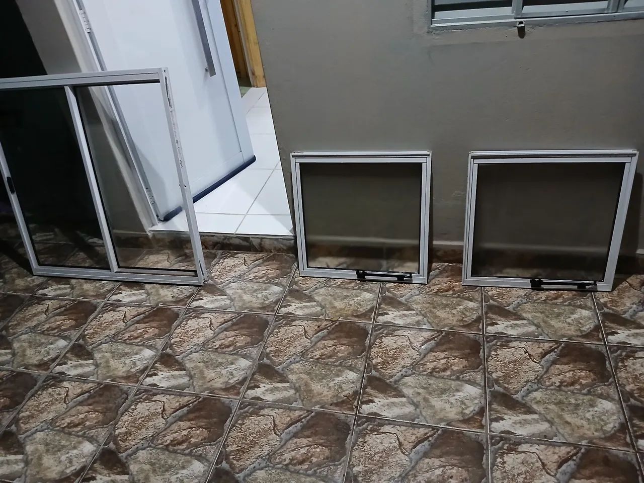 3 Janelas de Alumínio - Novas - Foto 5