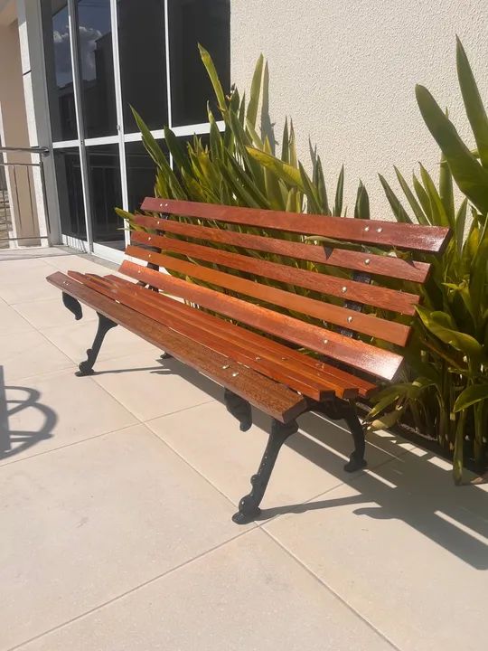 Banco de Jardim ou Praça 