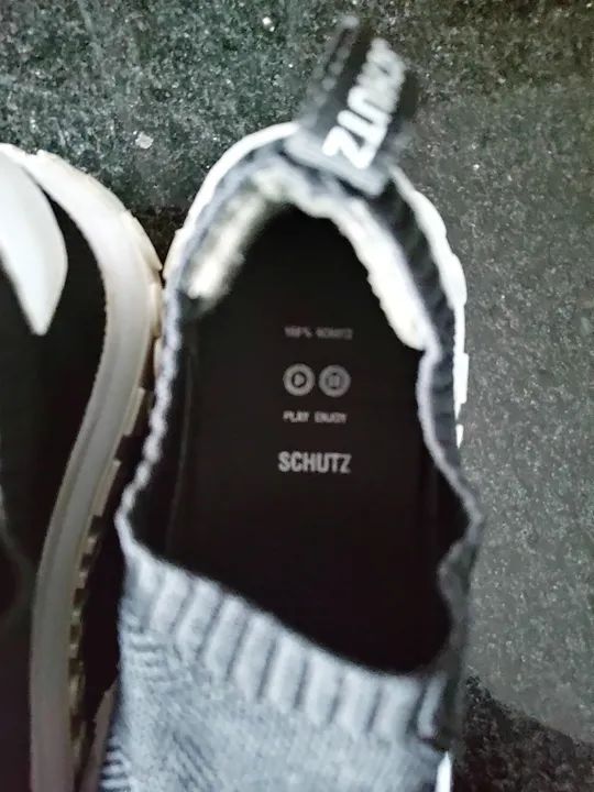 Vendo URGENTE tênis SCHUTZ. N° 36 - Foto 5