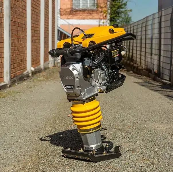 Compactador de Solo Percursão Toyama TTR80ZM-Xp 4 Cv à Gasolina