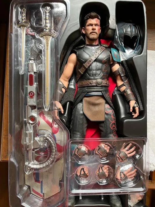 Thor Gladiador (Gladiator) Deluxe: Thor Ragnarok (Escala 1/6) MMS445 - Foto 2