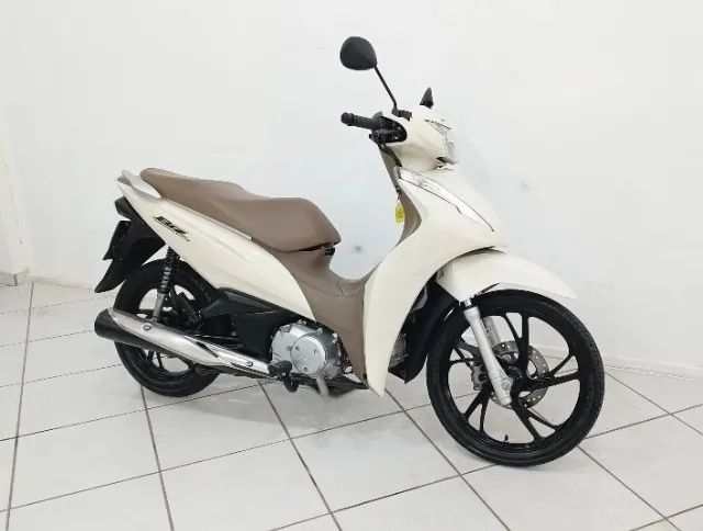 Biz 125! Ano 2023! Linda Moto! Aceitamos Trocas e Financiamos em até 36x!