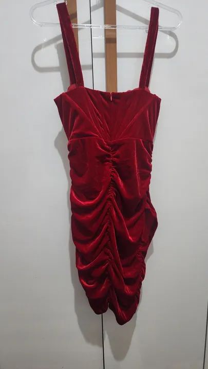 Vestido de Veludo Vermelho - Foto 2