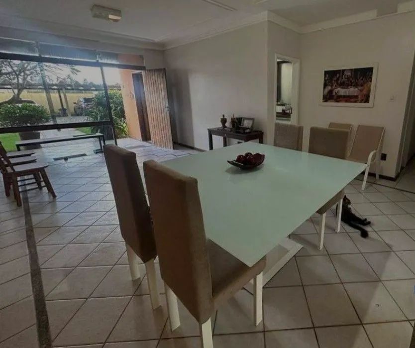 Vendo/Troco Casa Duplex em frente à praia da Aruana - Foto 2