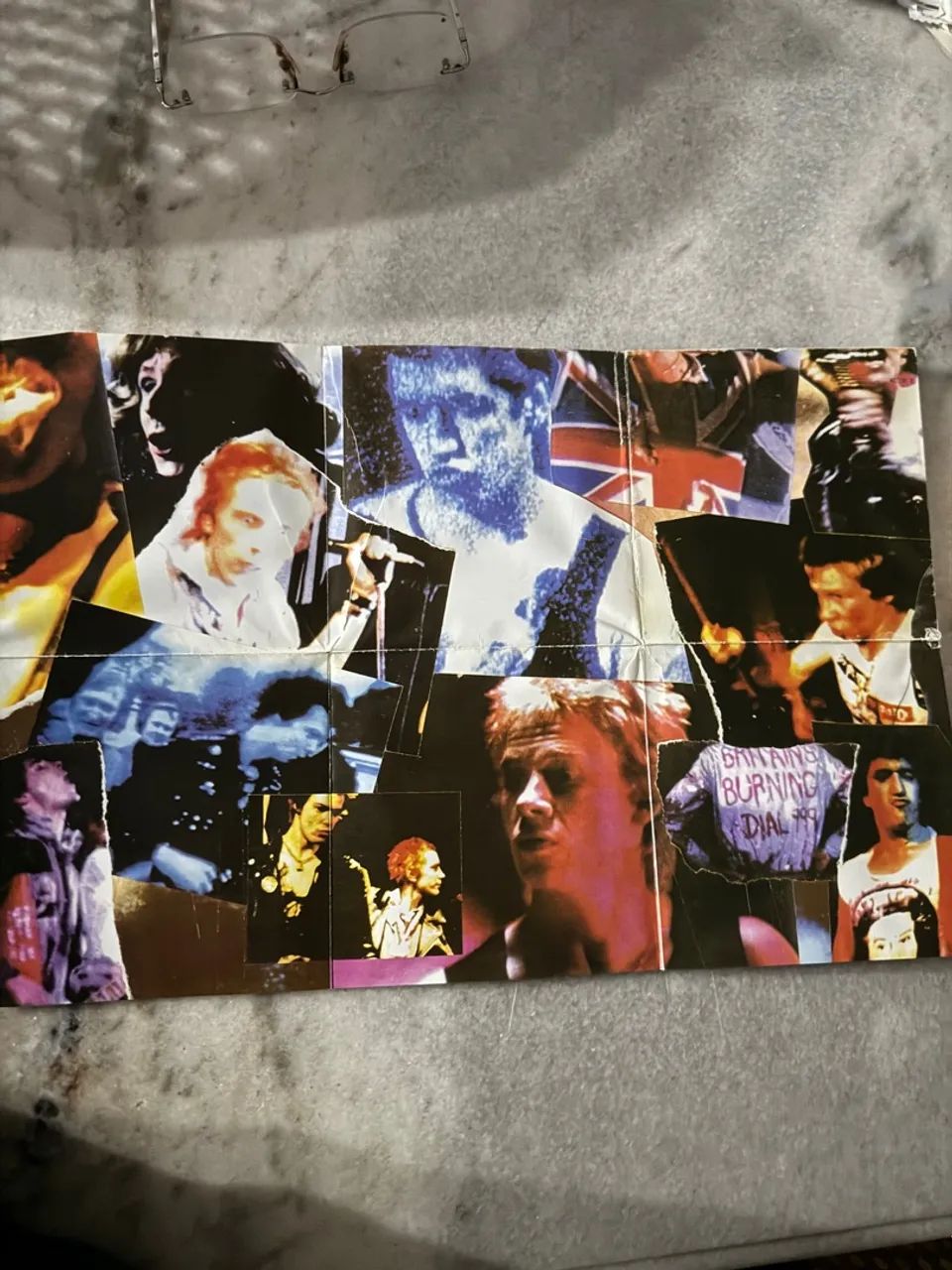 SEX PISTOLS - KISS THIS (NEVER MIND + 8 MÚSICAS) - Foto 2