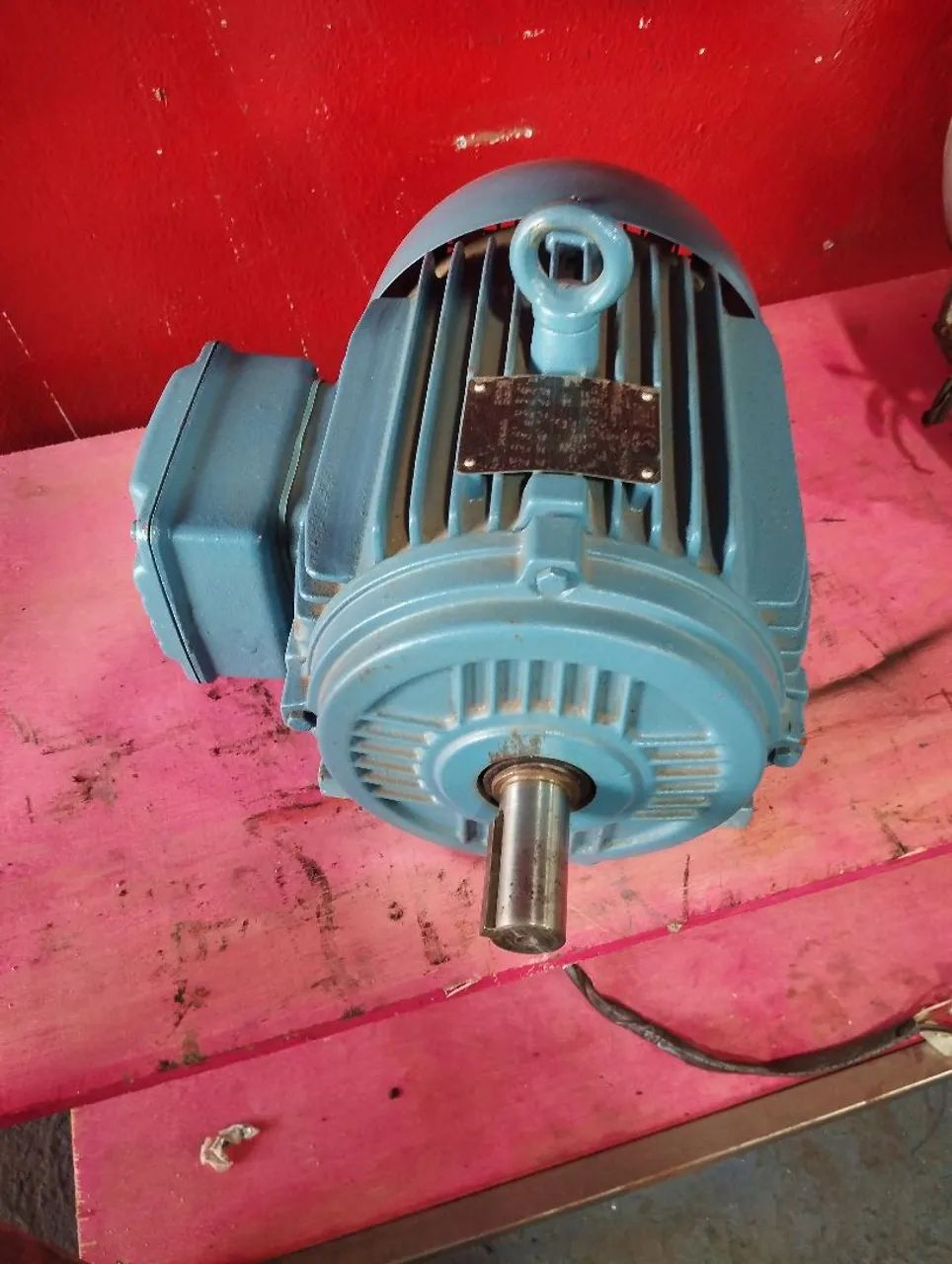 Motor trifásico 71/2, baixa 