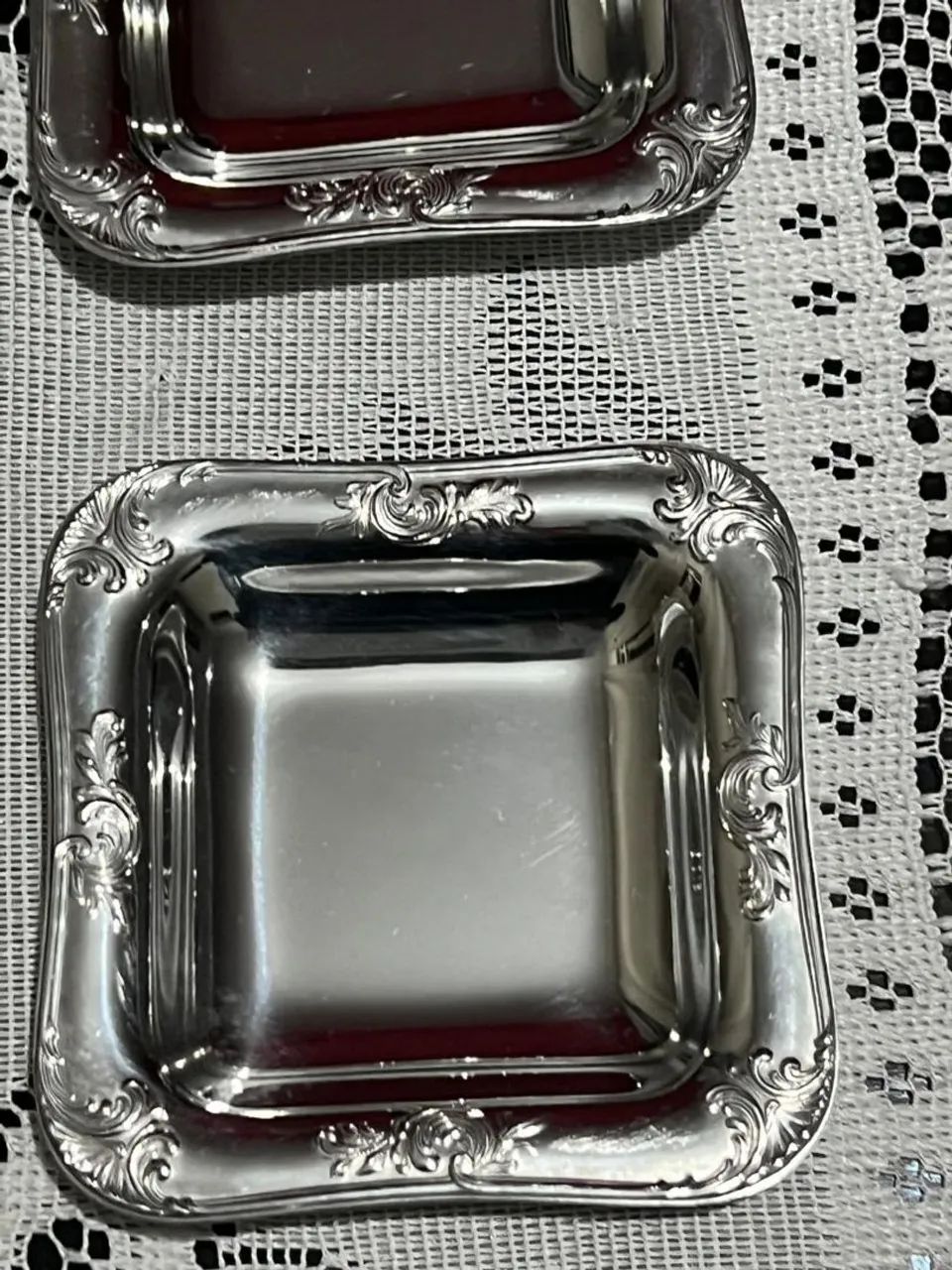 Pratinhos de prata com detalhes ornamentais - Foto 4