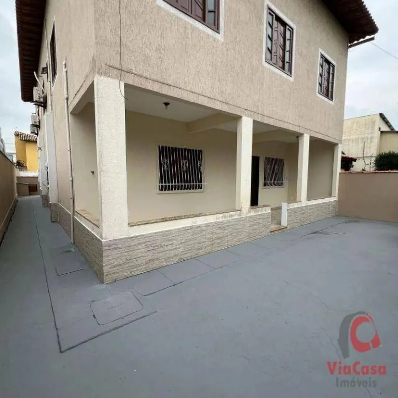 Casa Térrea com Quintal, 3 Quartos Sendo 1 Suíte para alugar - Jardim Mariléa - Rio das Os