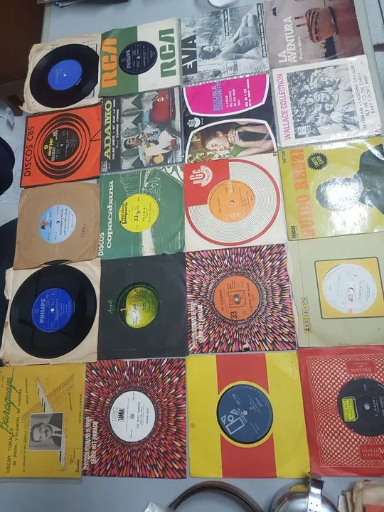 Coleção de discos de vinil antigos - Foto 3