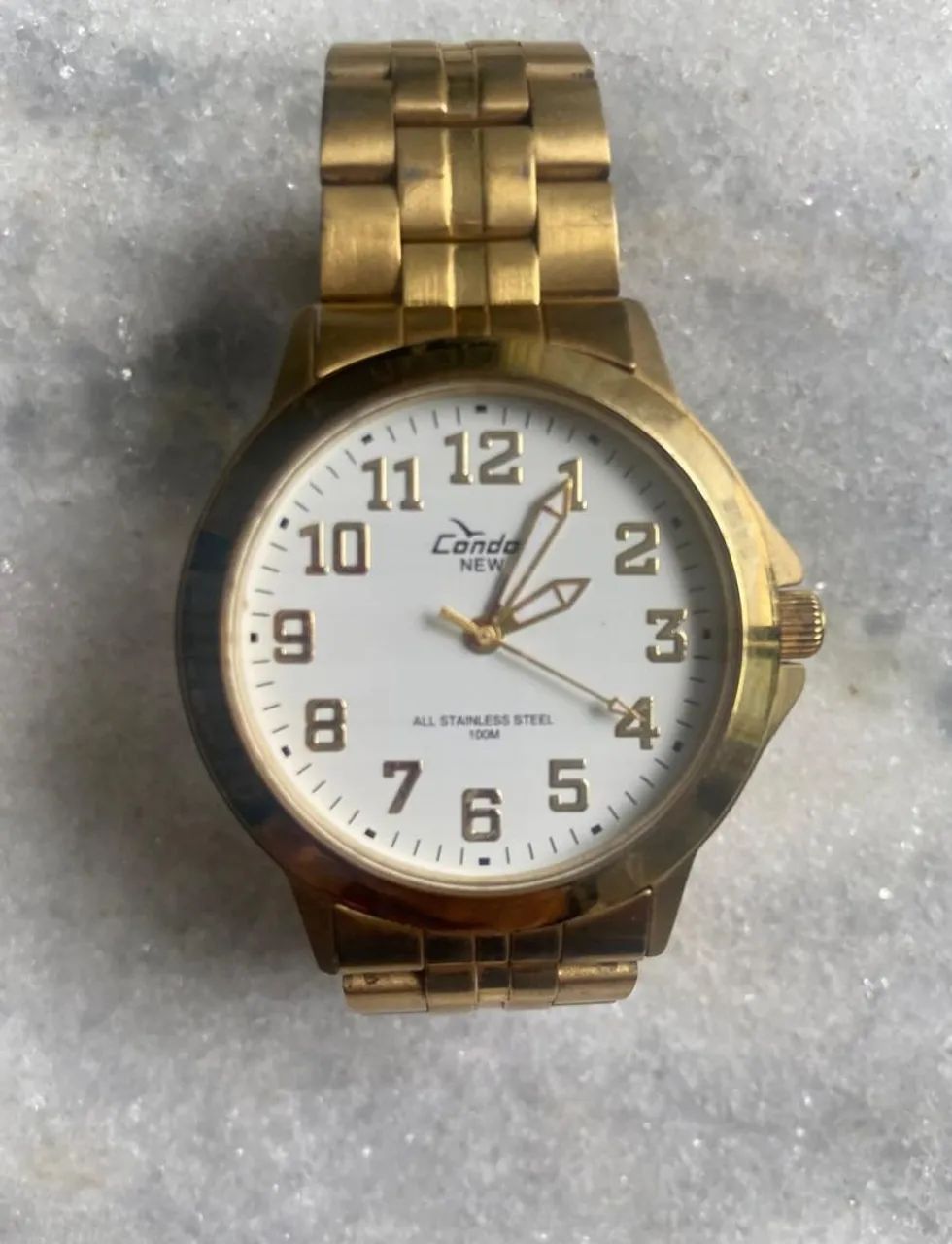 Relógio de aço dourado Condor