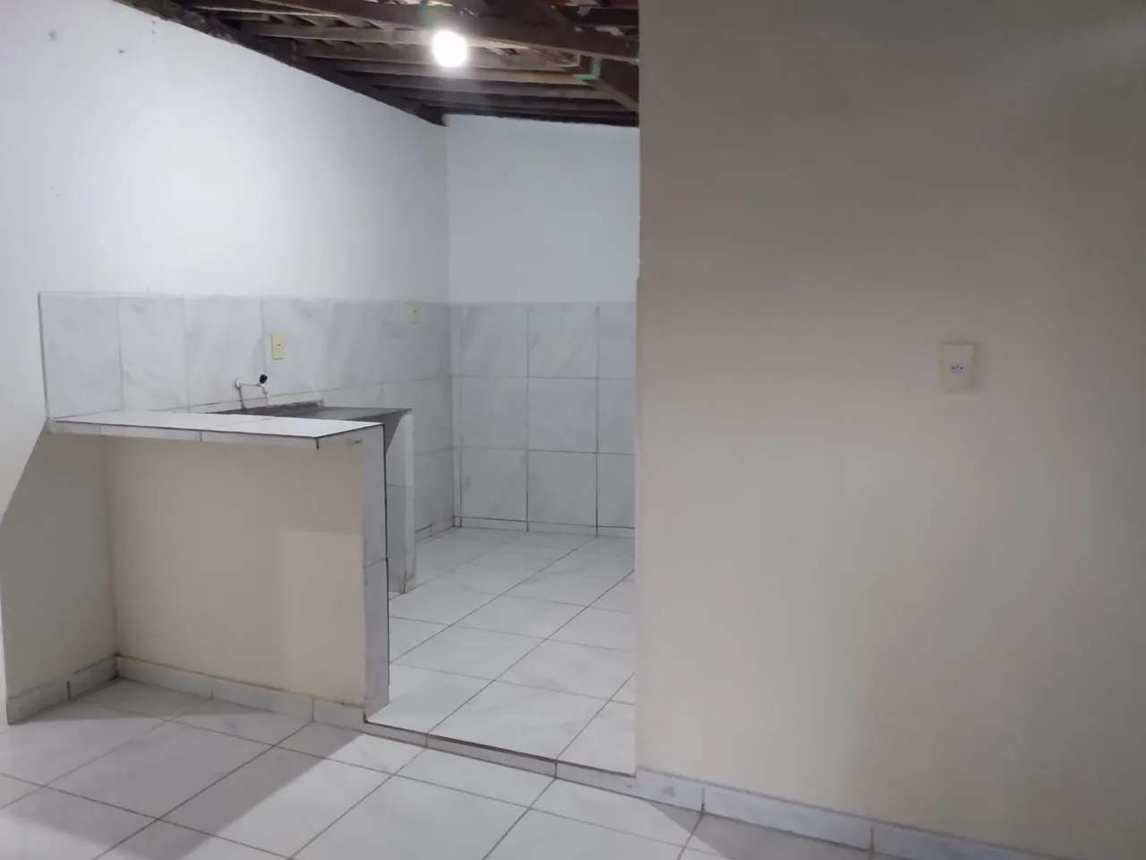 Quitinete recém reformado no Novais