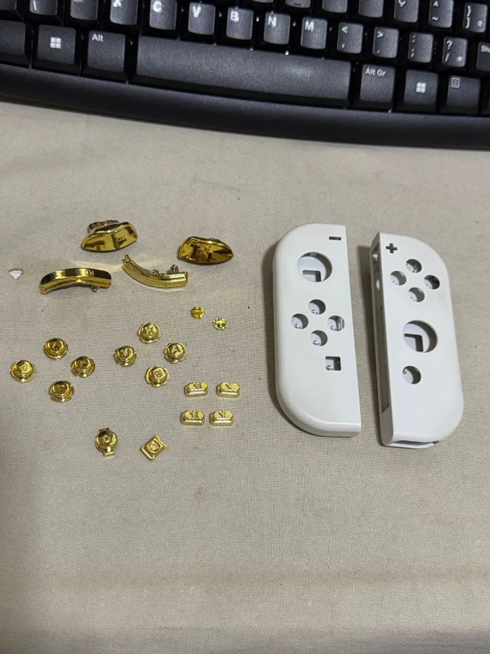 Botões dourados + Carcaça para joycons