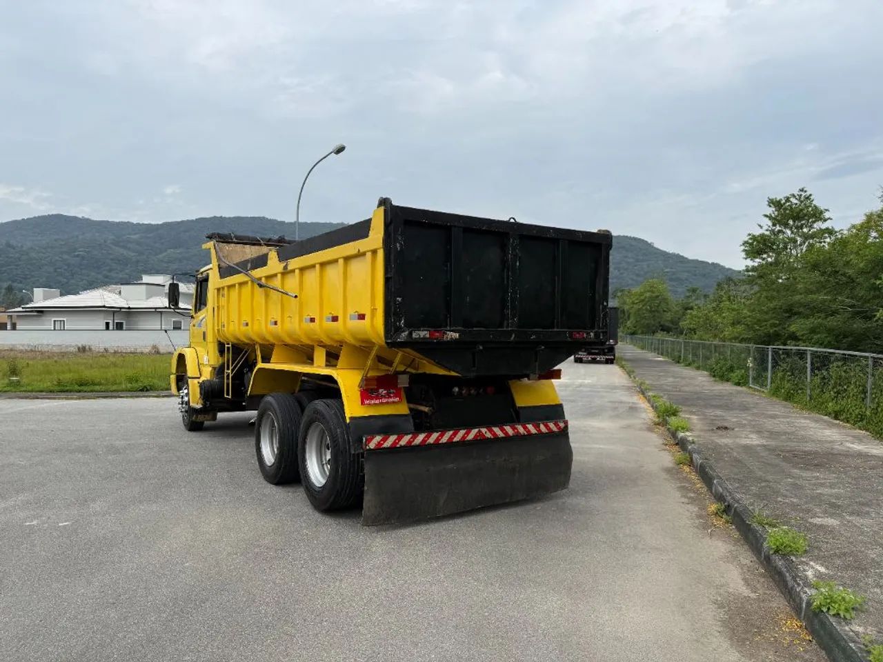 L-1620 3-Eixos CAÇAMBA - Caminhões - Santo Amaro da Imperatriz