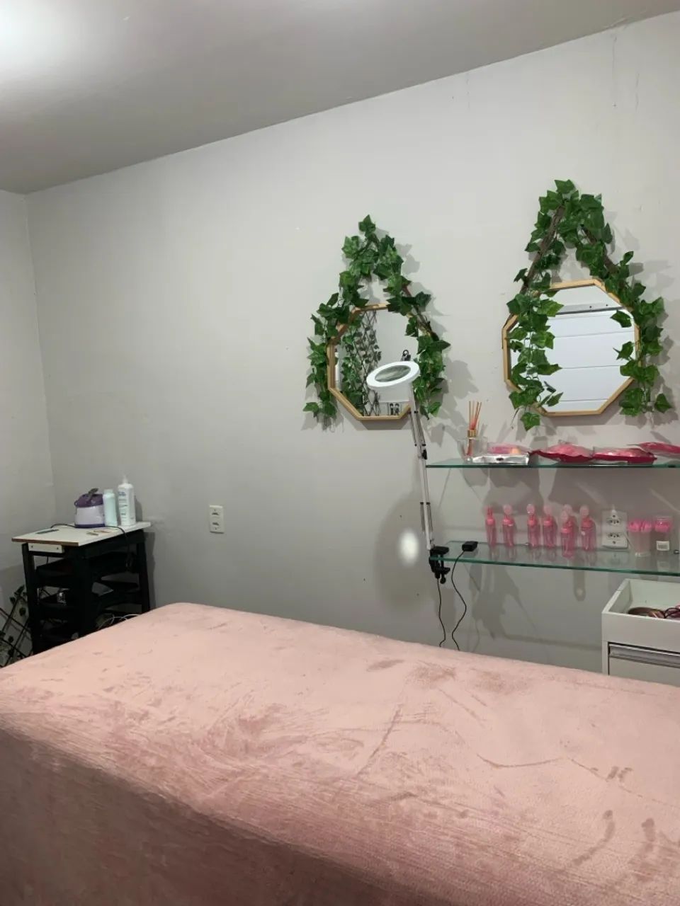 Alugo sala de m um salão de beleza, para depiladora, massagistas, limpeza de pele.. - Foto 2