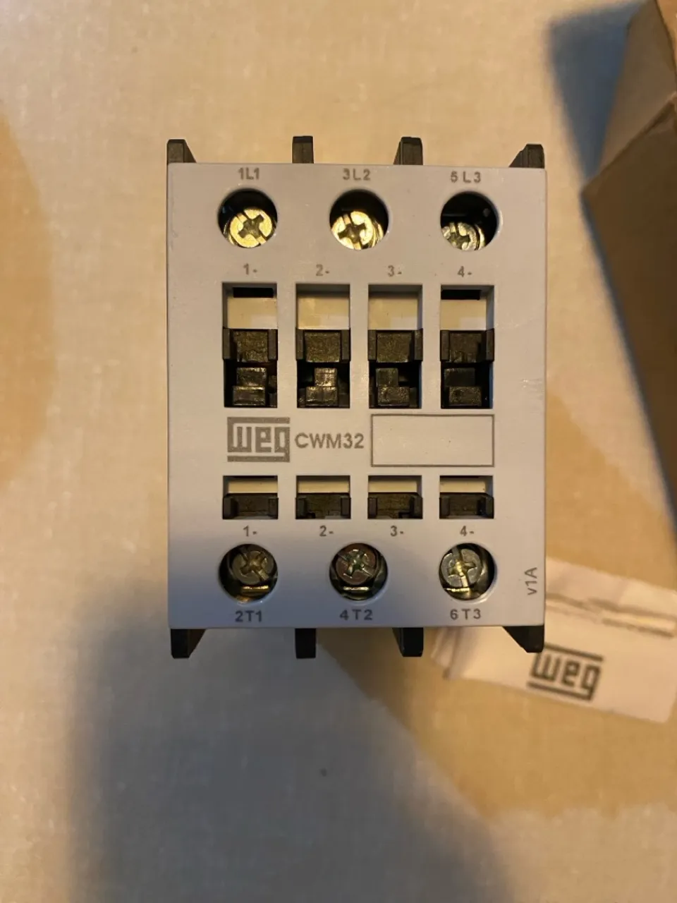 Contator weg CWM32 novo