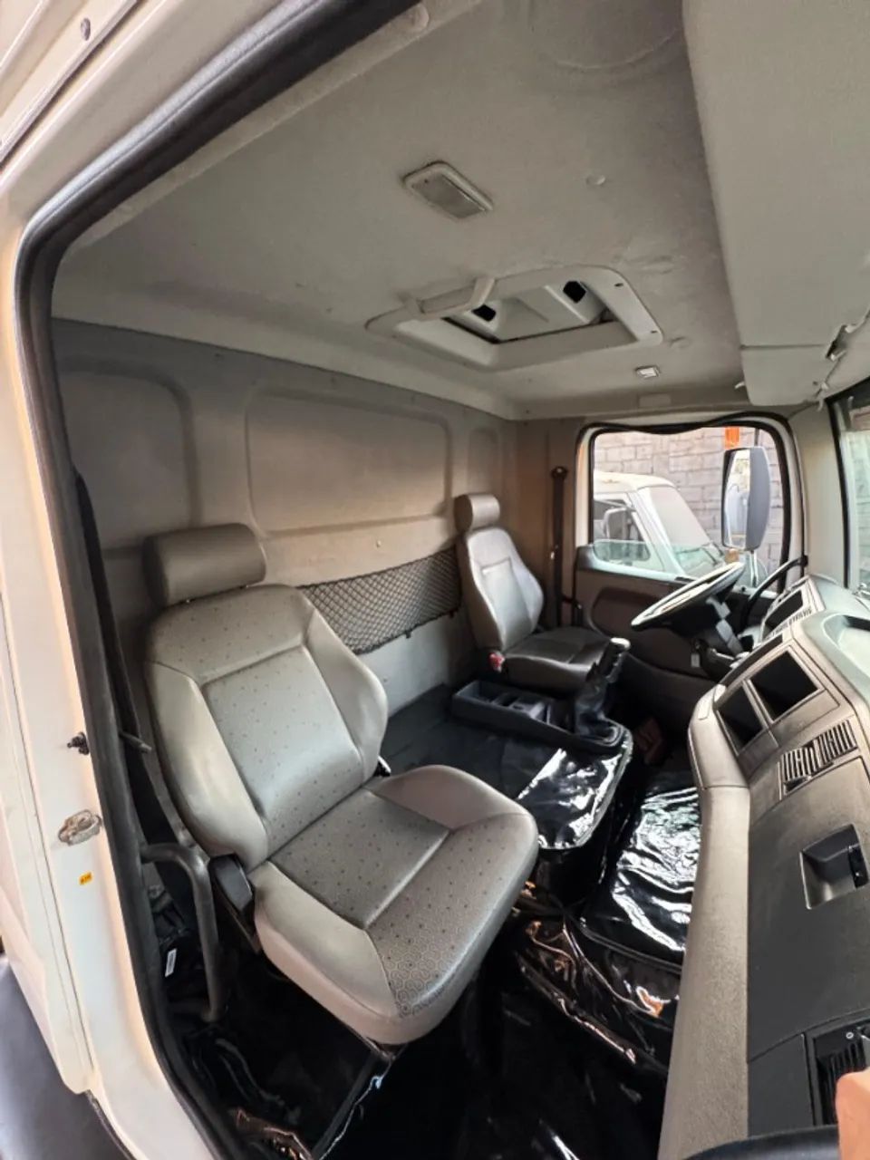 Caminhão Caçamba Volkswagen Constellation 31-330 6x4 2018 - Foto 5