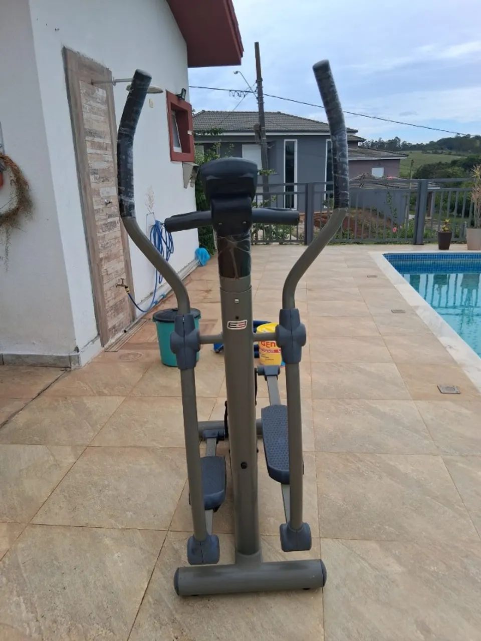 Elíptico E3 Movement, Cinza, em Aço, com Display (Usado) - Foto 2