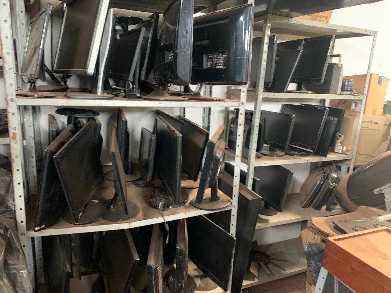 50 Monitores Diversos  - Foto 4