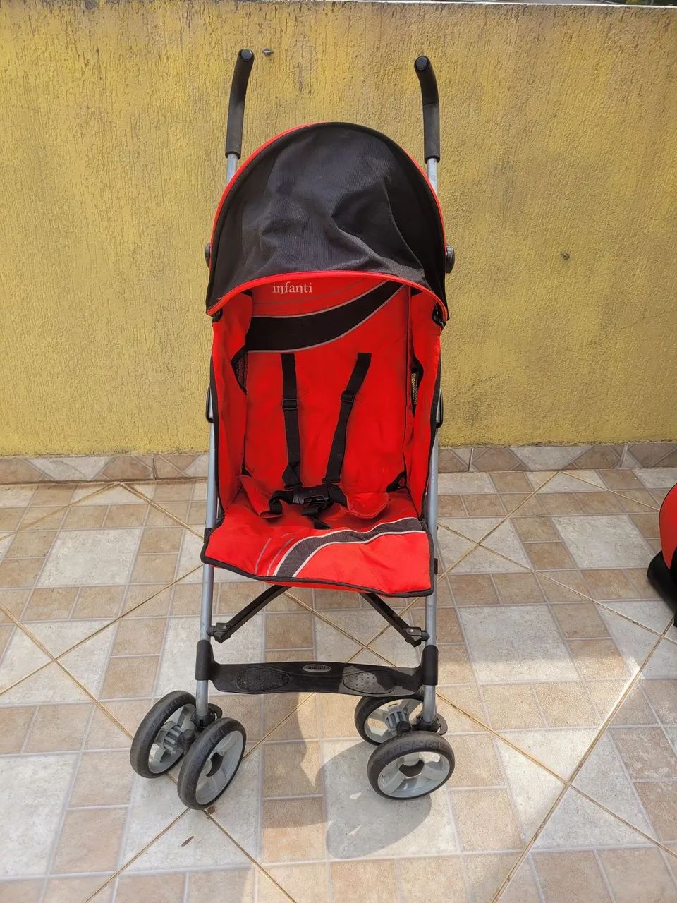 Carrinho de bebê da marca infanti - Foto 2
