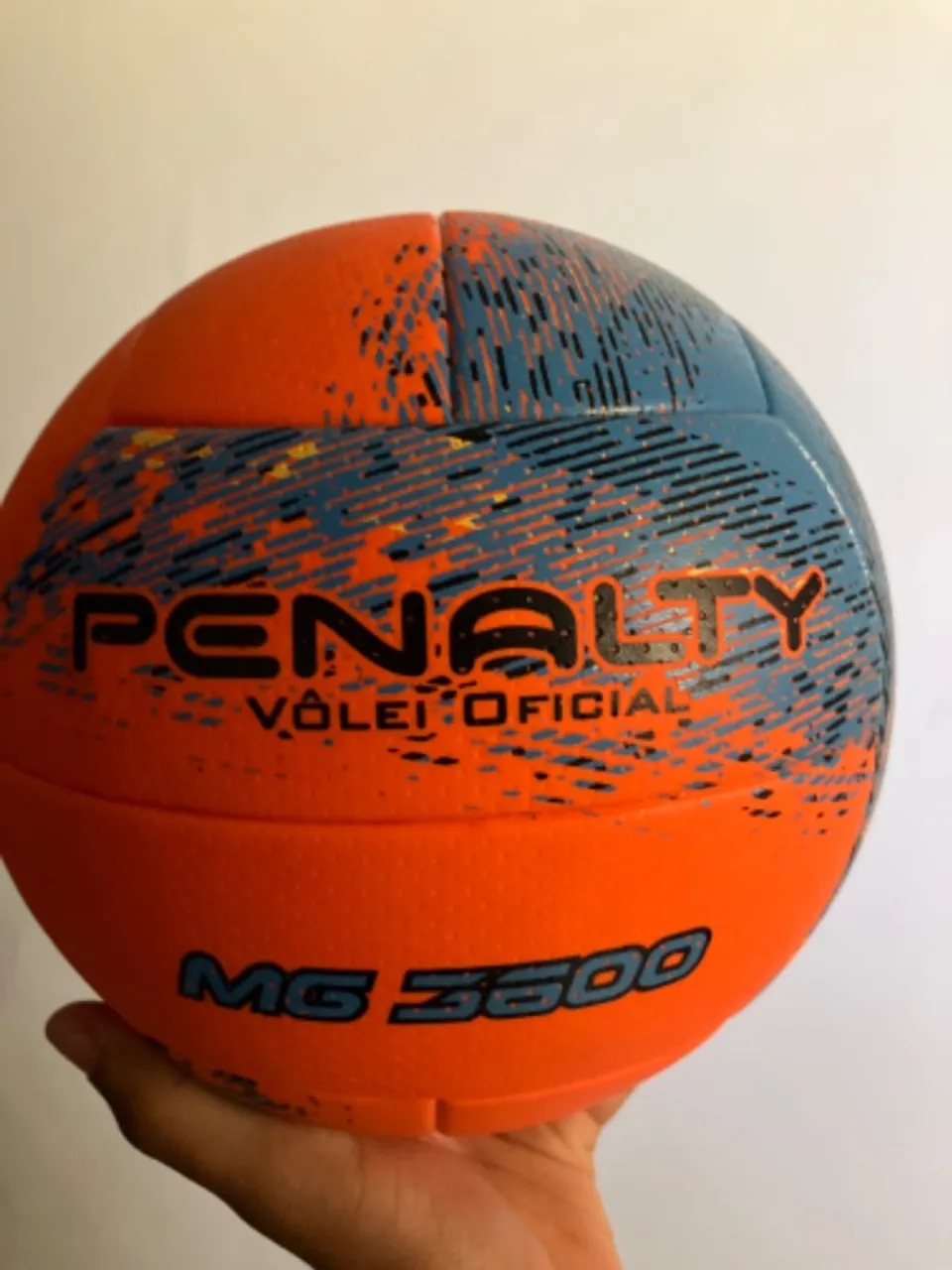 Bola de vôlei Penalty nova