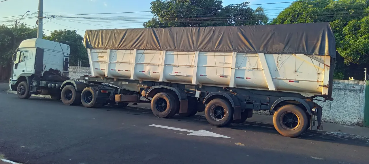 Vende se conjunto trabalhando