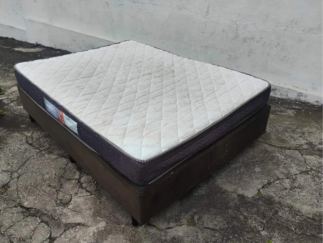 Cama tamanho Casal com Colchão - Foto 2