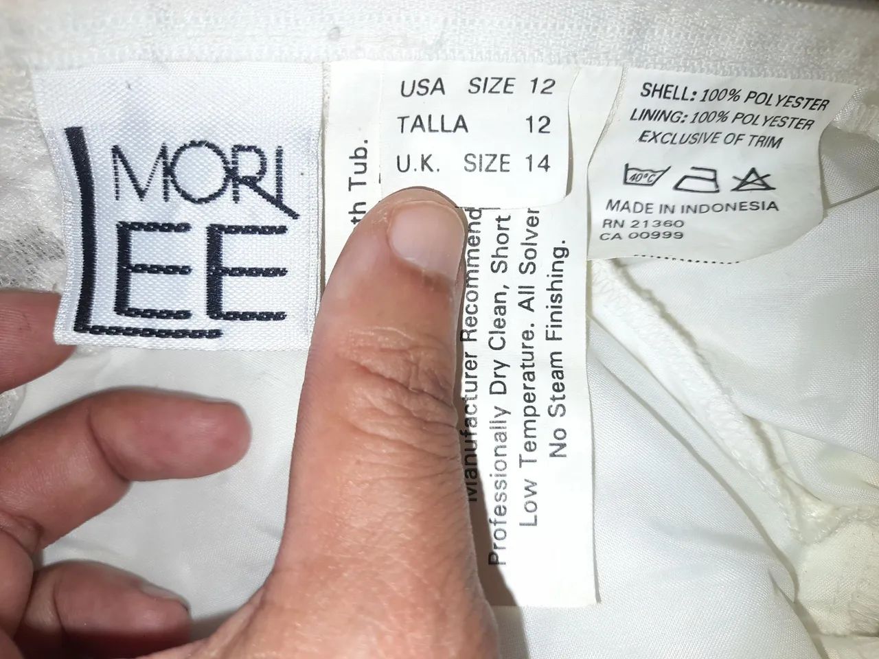 Vendo Lindo Vestido de Noiva Importado 40 - Foto 4
