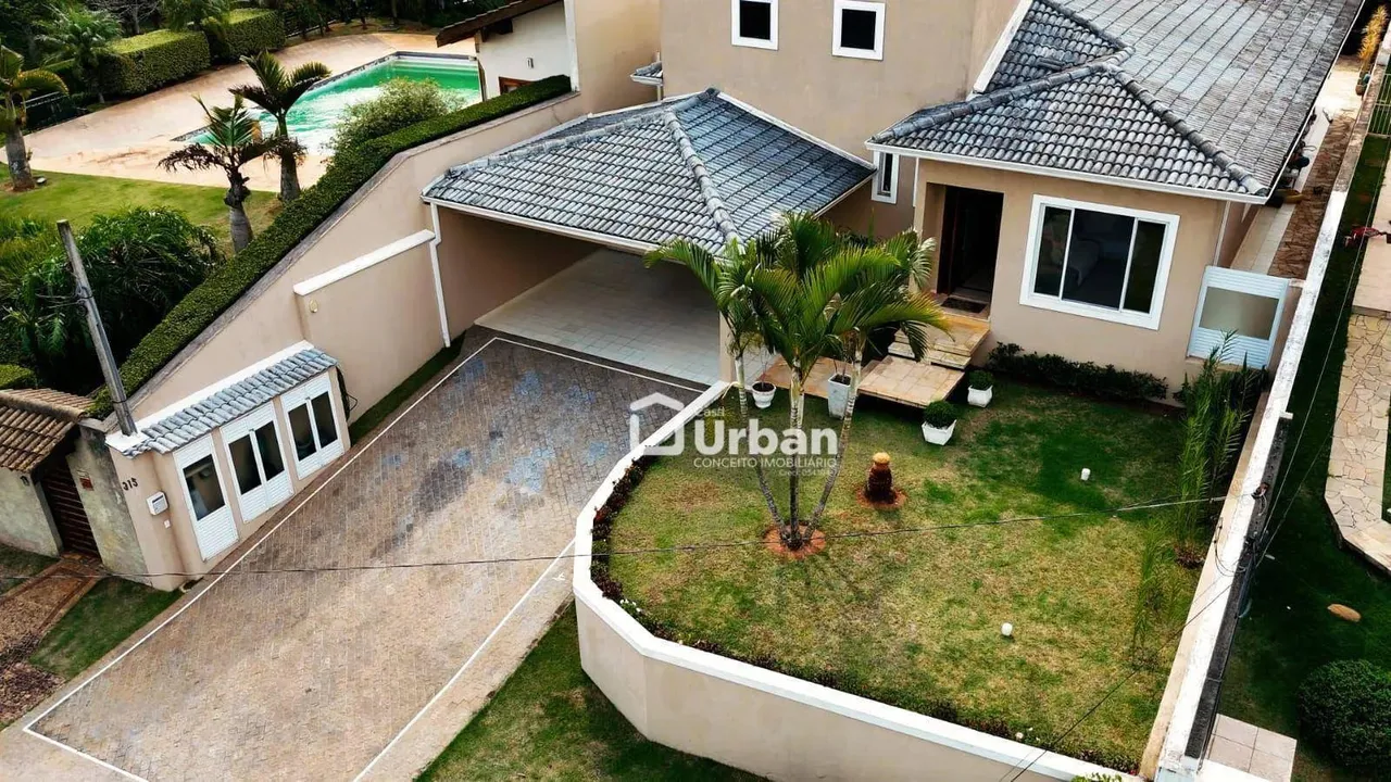 Casa em Condomínio 4 quartos sendo 2 suites