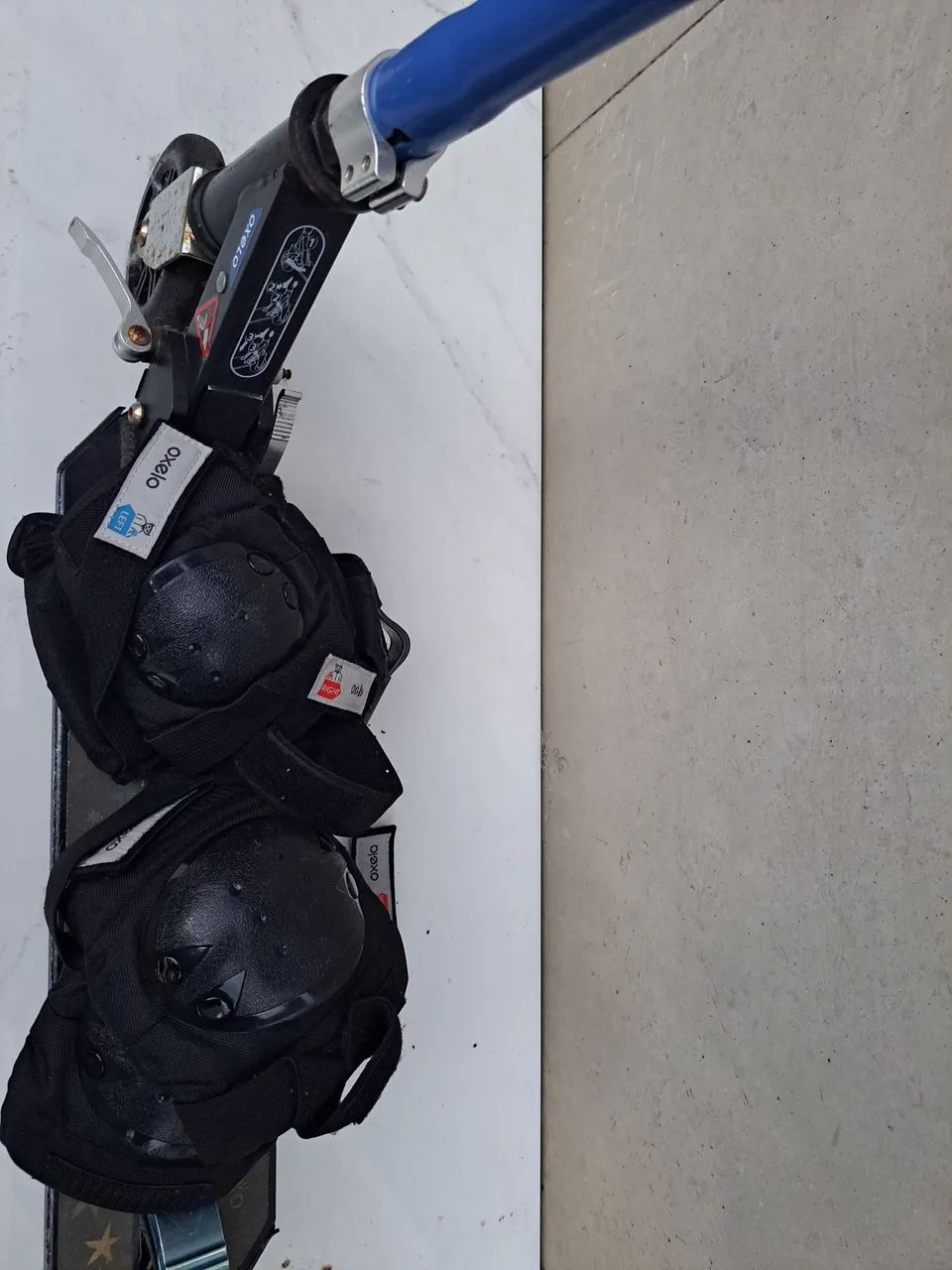 Desapego Patinete com Kit de Proteção MARCA OXELO  - Foto 3