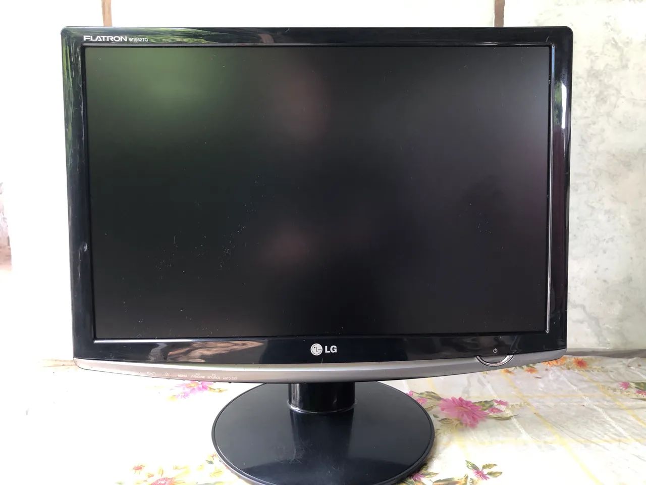 LG 19-inch LCD Monitor64396504766083120