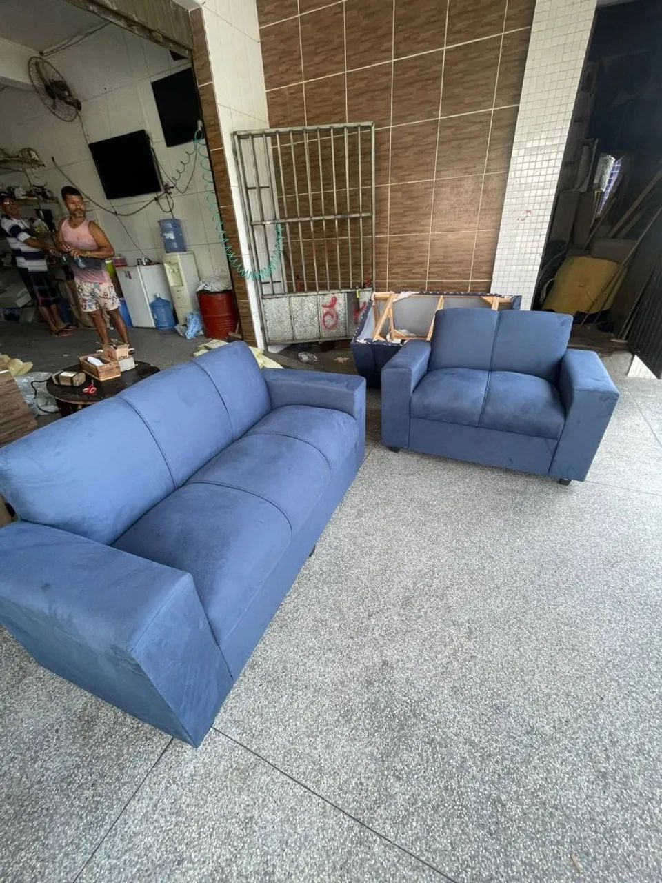 Conjunto sofá popular+ puff - Foto 3
