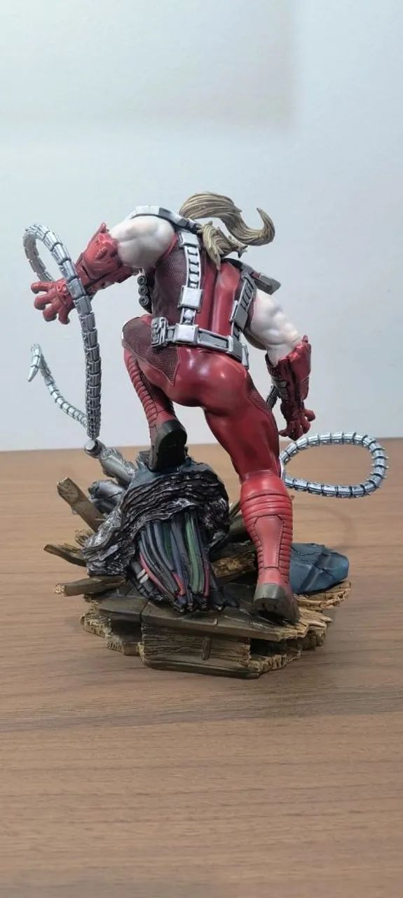 Estátua Ômega Red 1/10 - Iron Studios - Foto 3