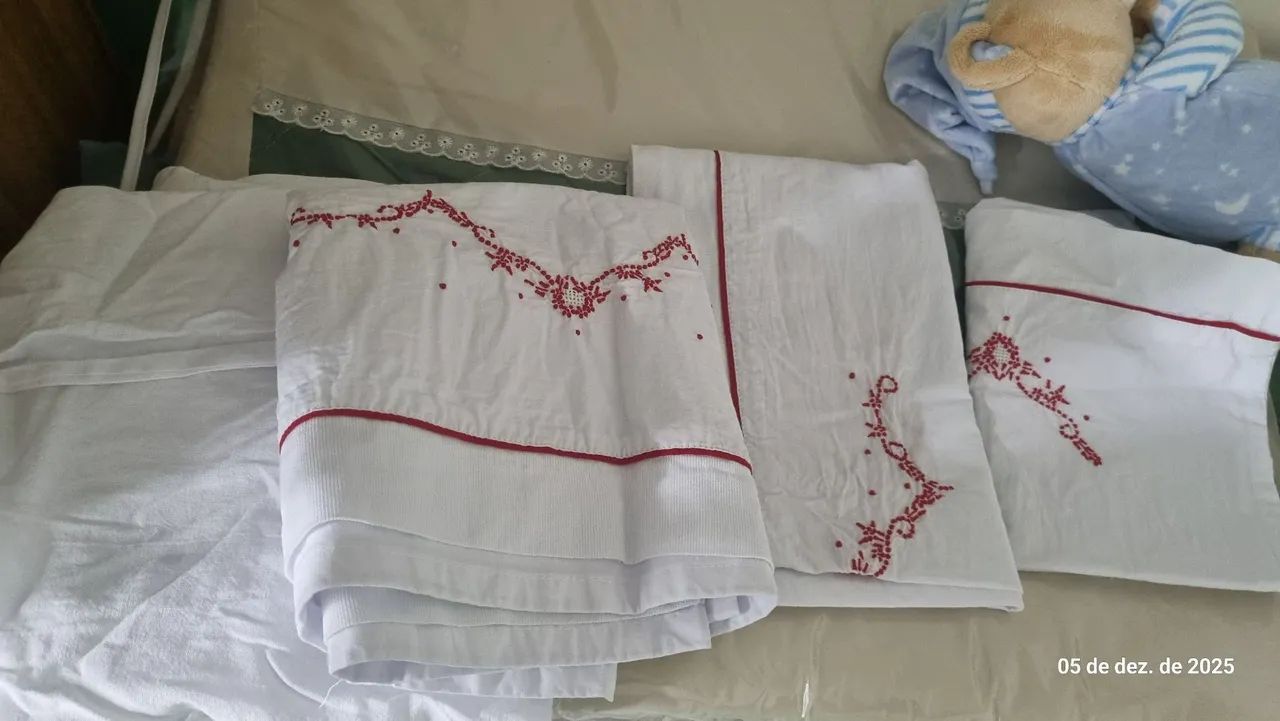 Conjunto de berço bordado 100% algodão 