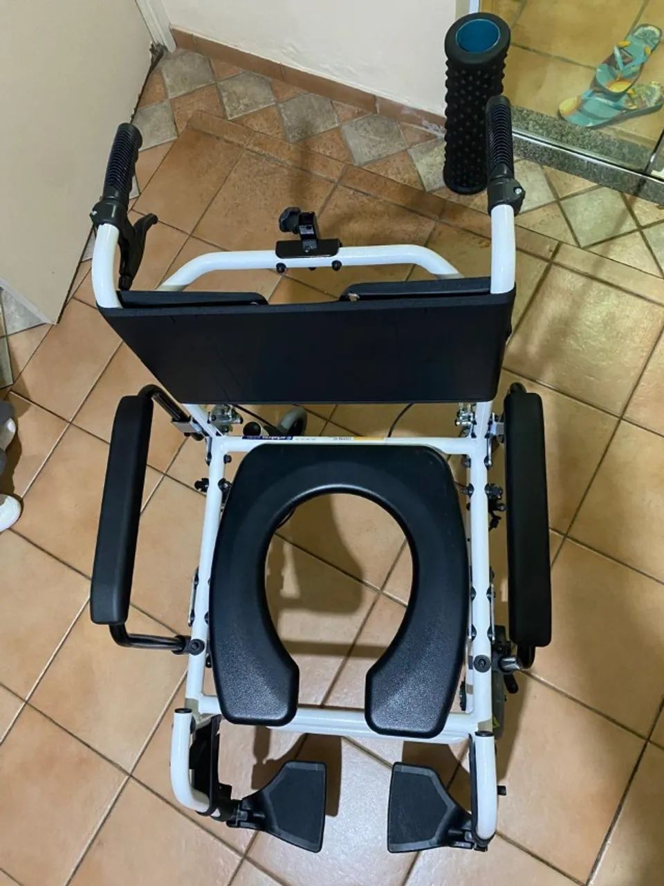 Cadeira de Rodas p Banho - Foto 2