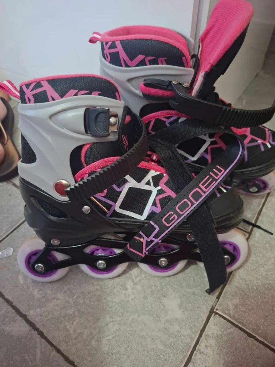 2 Roller Skates65163250222082124