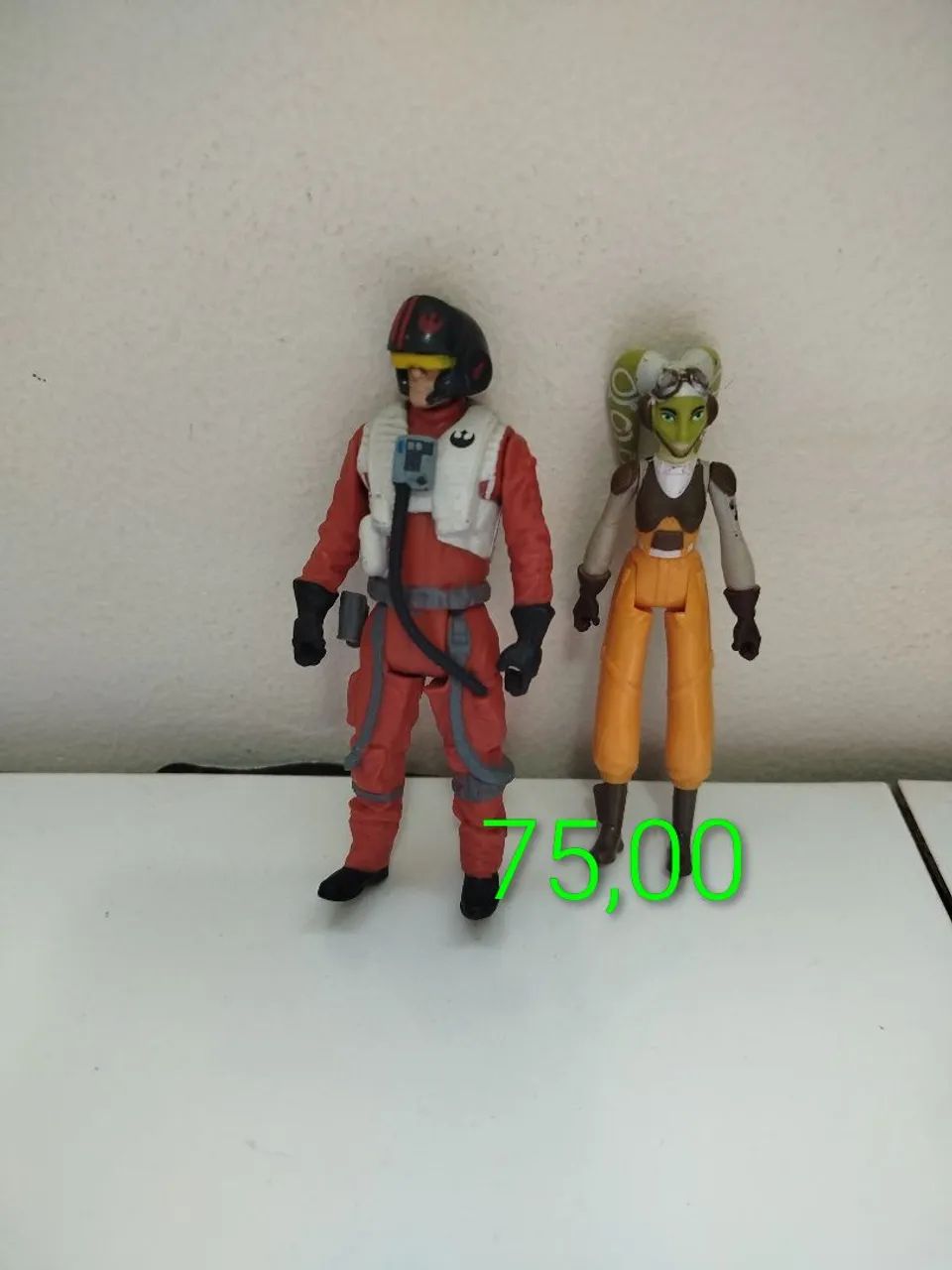 Bonecos variados 