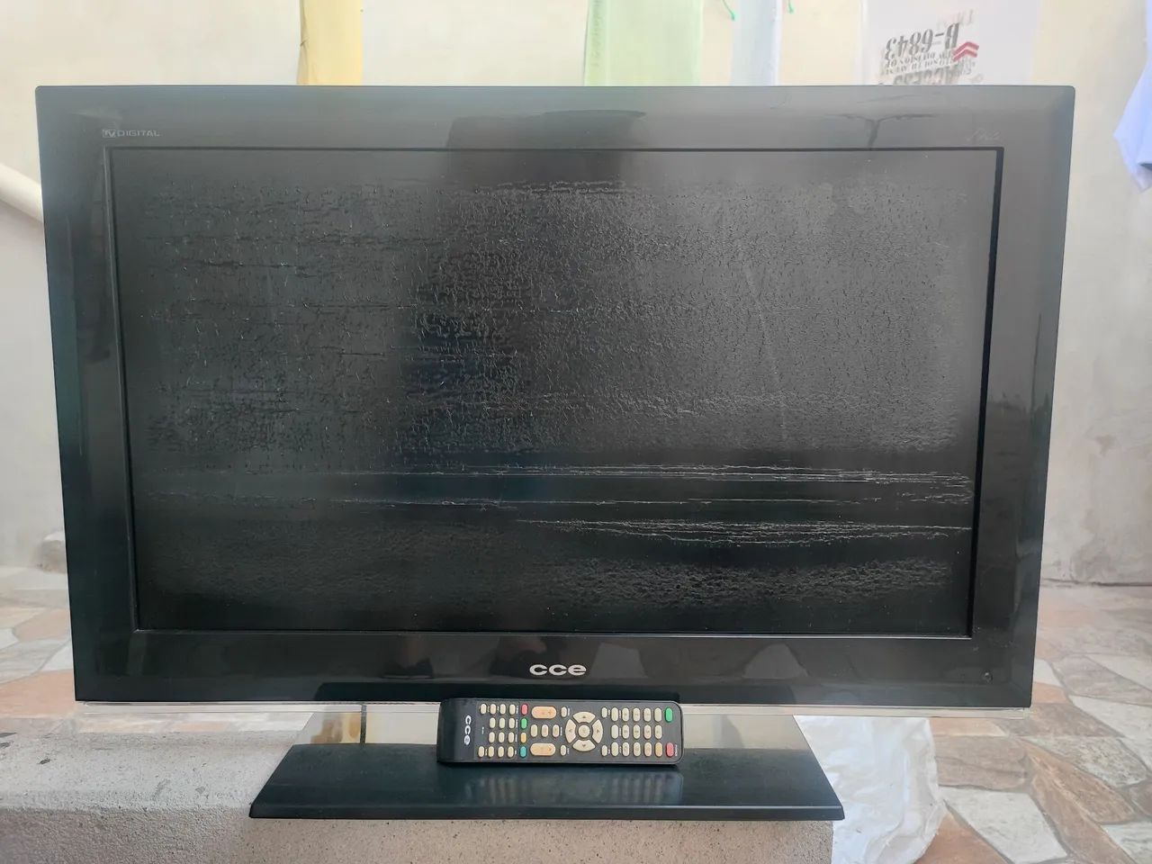 TV LCD CCE 32 polegadas