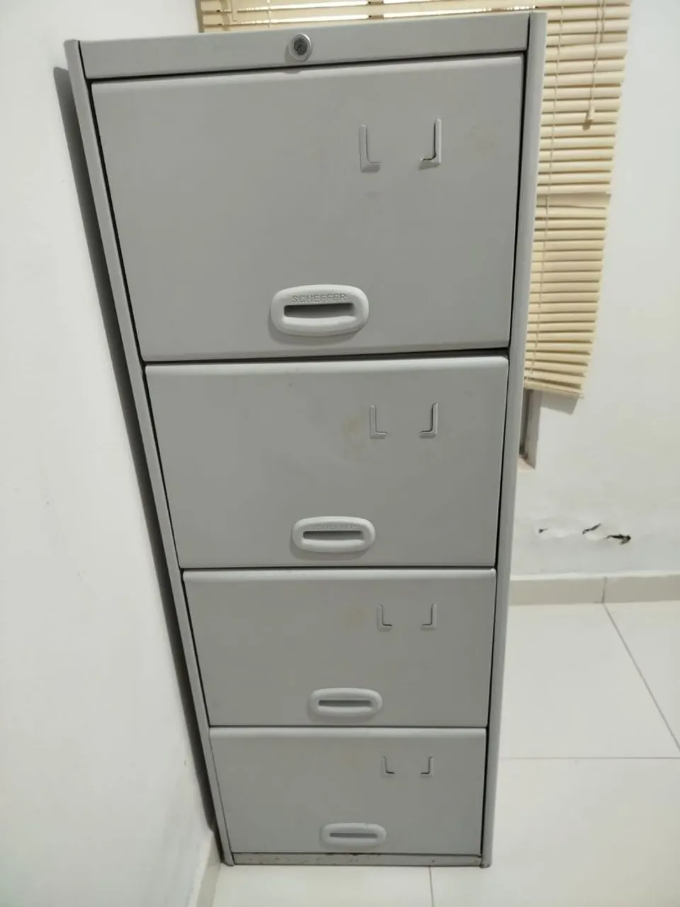 Gaveteiro de aço Scheeffer
