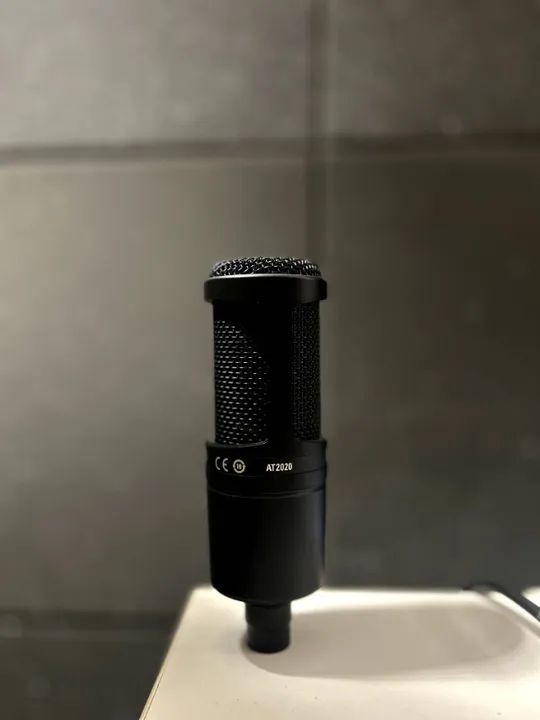 Microfone Condensador Audio Technica AT2020 Profissional na Caixa  - Foto 2