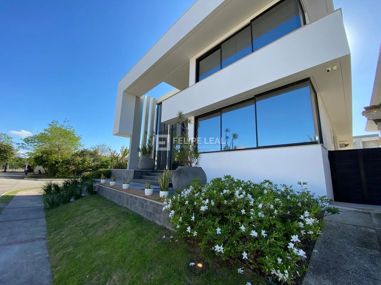 Casa de Condomínio em Jurerê - Florianópolis, SC - Foto 4