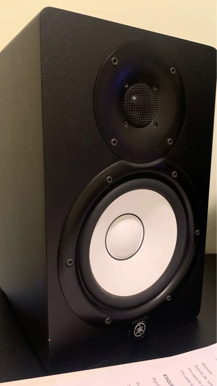 Monitores de áudio Yamaha HS7