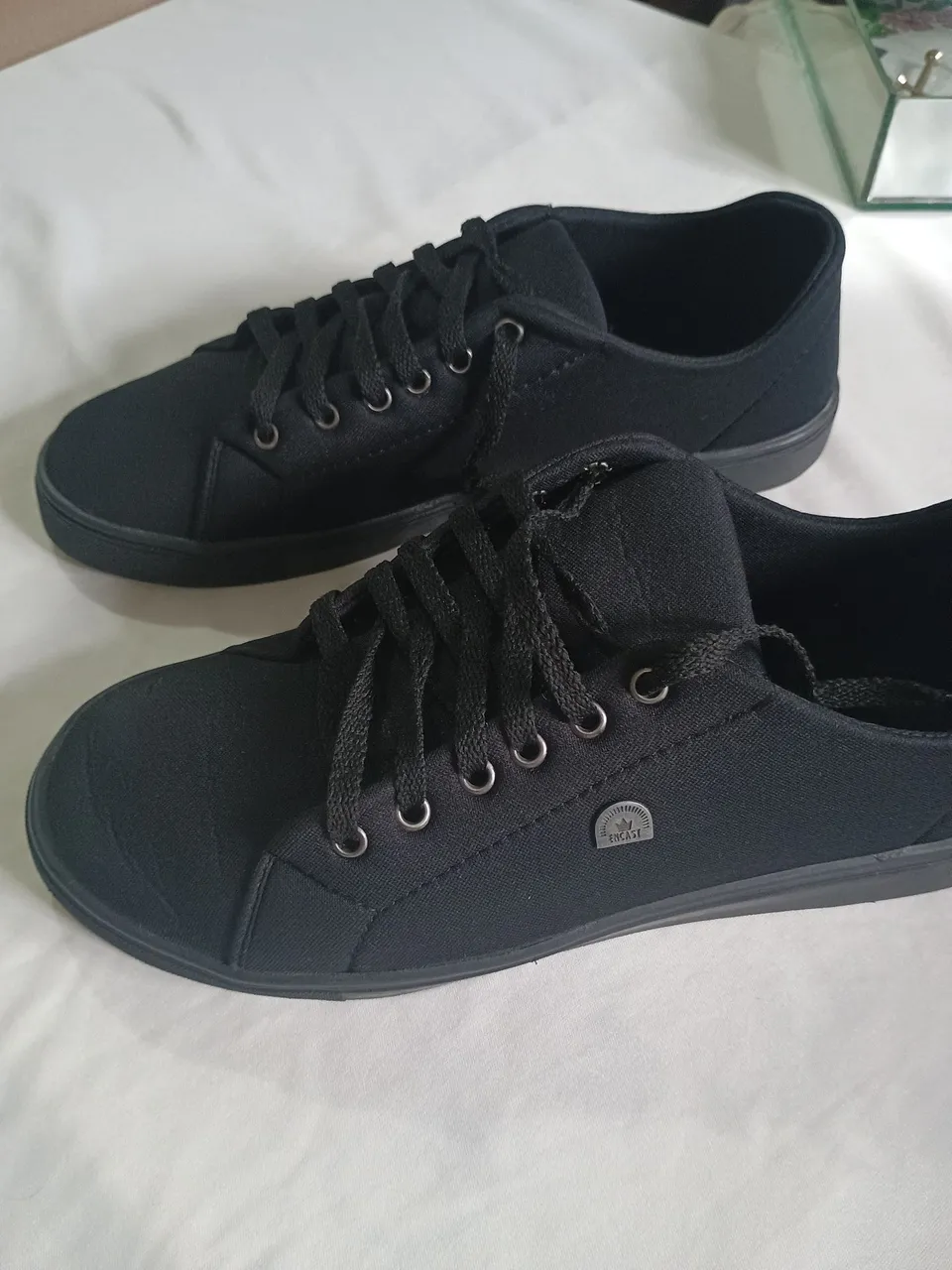 Tênis Casual Preto. ENCASTE.