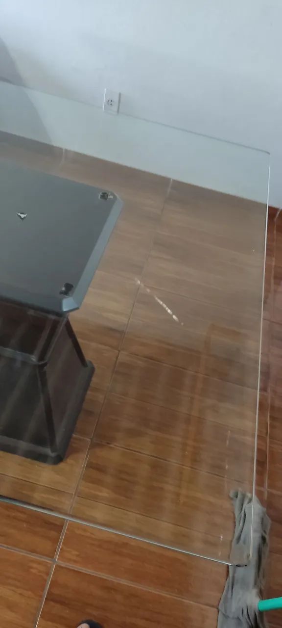 Mesa de vidro reforçado + cadeiras - Foto 4