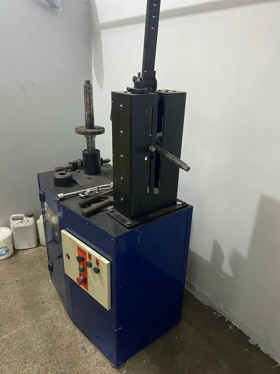 TORNO PARA DESEMPENO DE RODAS - Foto 4