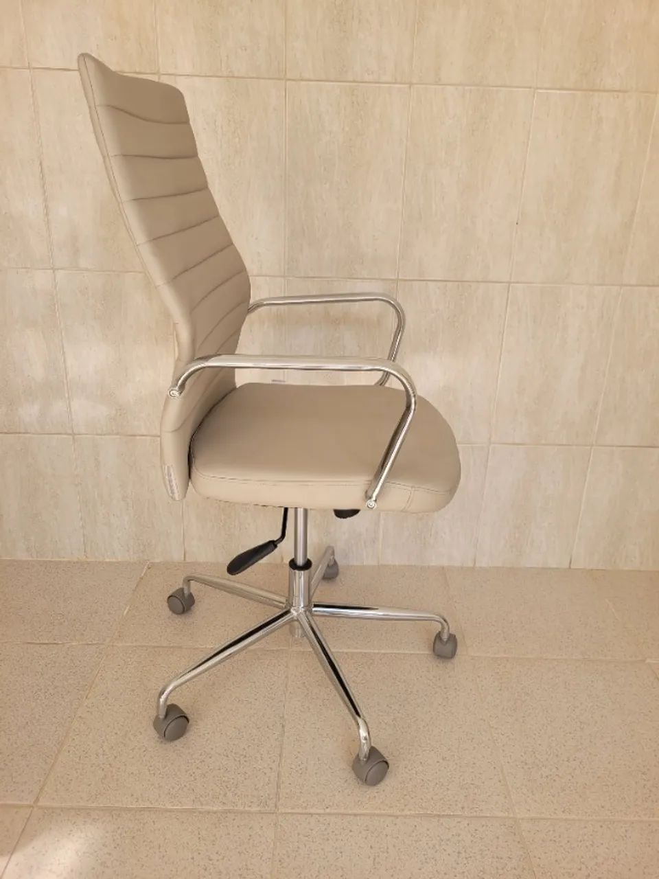 CAPSLOCK CADEIRA EXECUTIVA - Tok&Stok - Foto 5