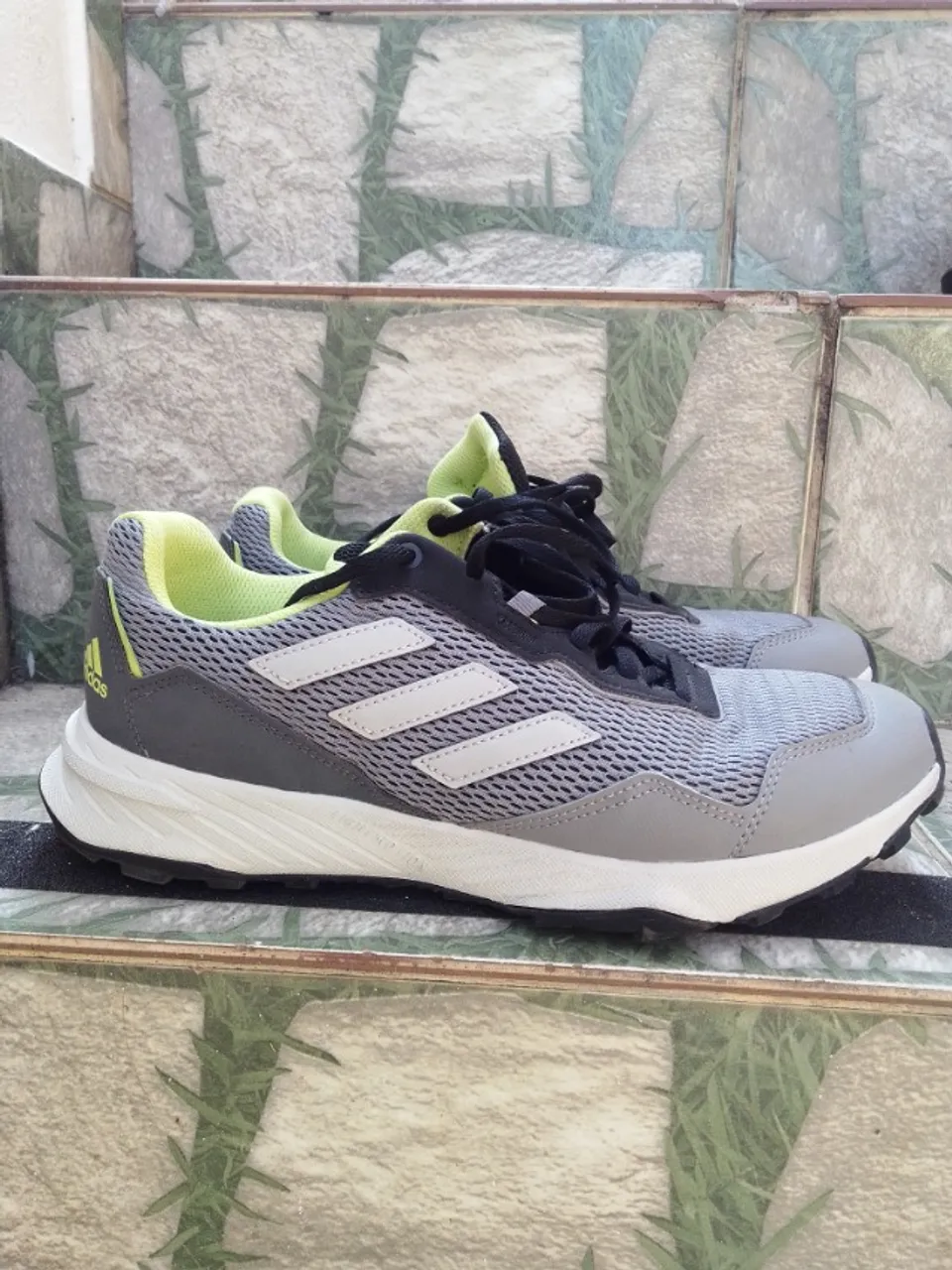 Tênis Adidas original .