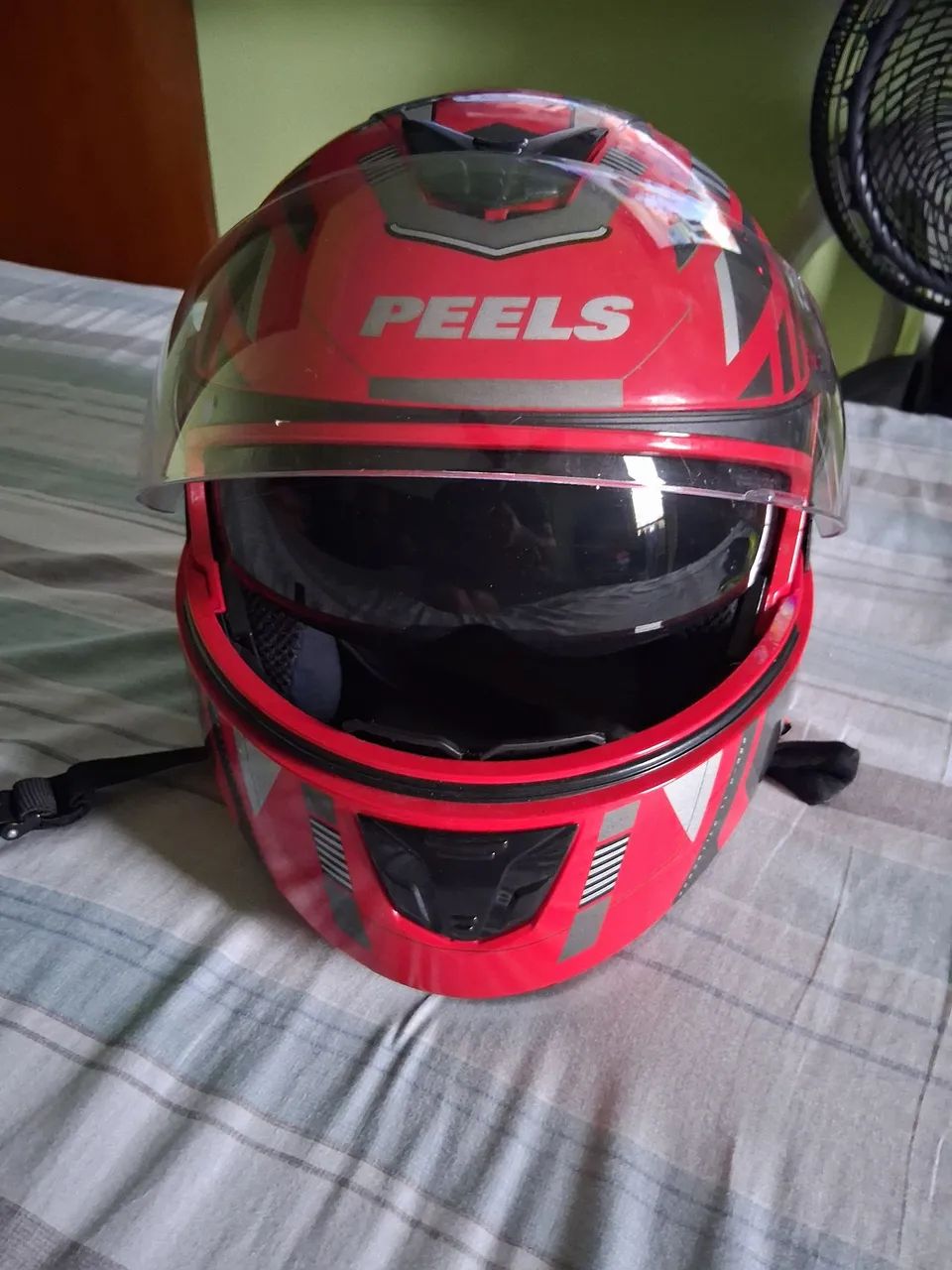 Capacete Peels Vermelho e demais acessórios