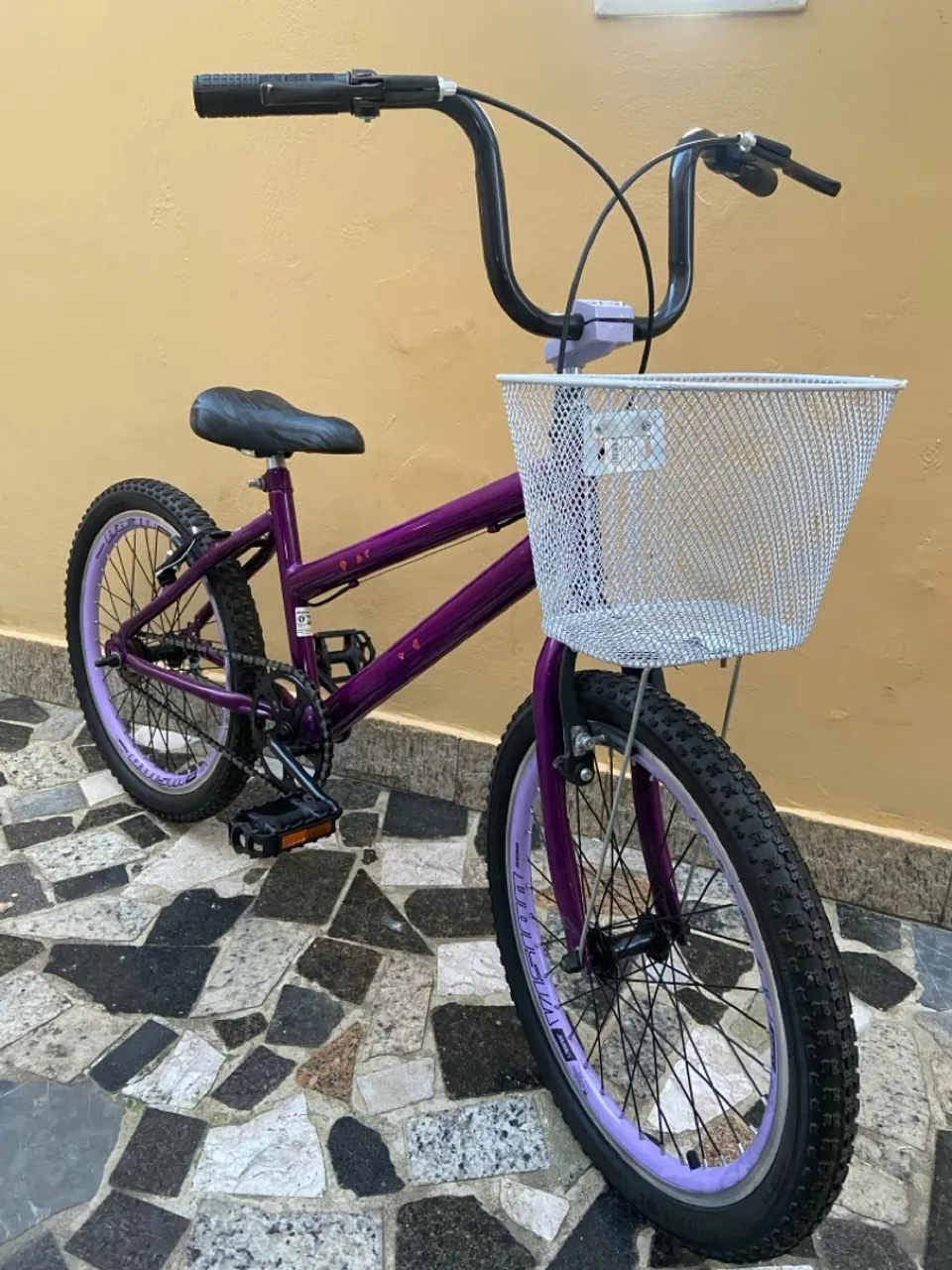Bicicleta aro 20 - NOVA